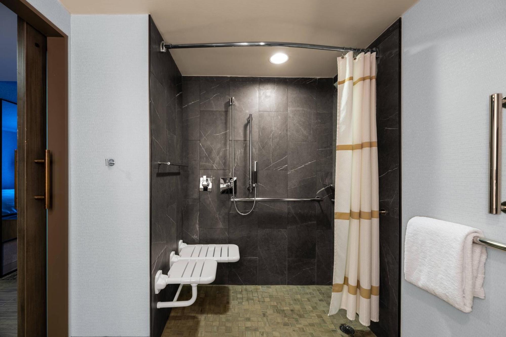 Courtyard By Marriott Chicago At Medical District-Uic Hotel Buitenkant foto